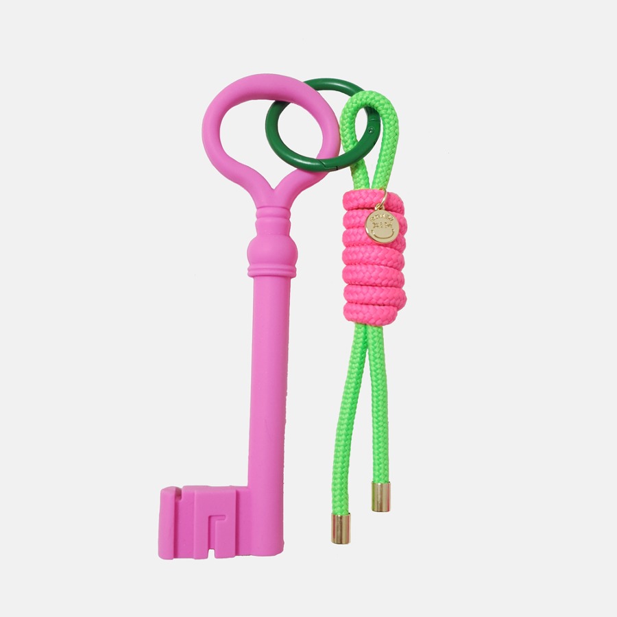 캐리마켓 -  [심도마도] Key Ring - Pink