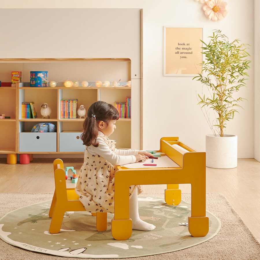 캐리마켓 -  [우드래빗] 마이토 꼬마 미술 책상 세트(유아용) - 책상+의자+롤페이퍼